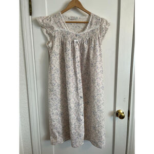 Vintage Night Gown Bouquet Brand Womens Size Small Floral Smocking Button Up